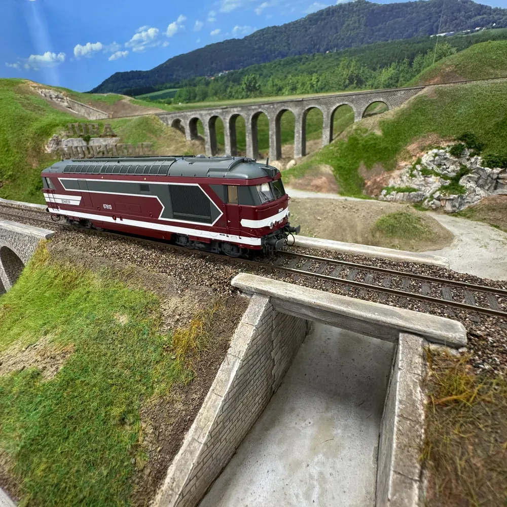 Locomotive diesel BB 67613 Capitole CMR - Ree Modèles MB243SAC - HO 1/87 - SNCF - Ep VI - Digital sound fumigène - 3R - 6