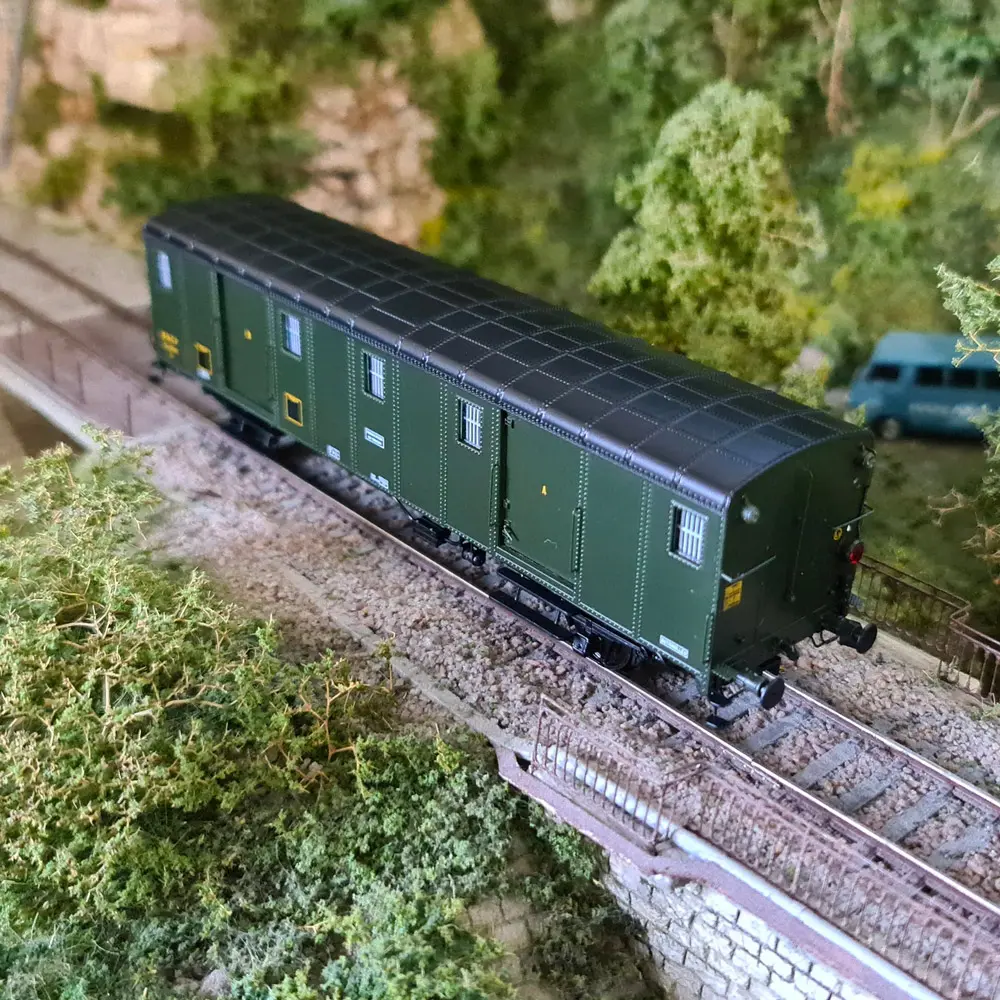 FOURGON OCEM 30 Battignoles & feux DCC - REE MODELES VB112S SNCF - HO 1/87 - 5