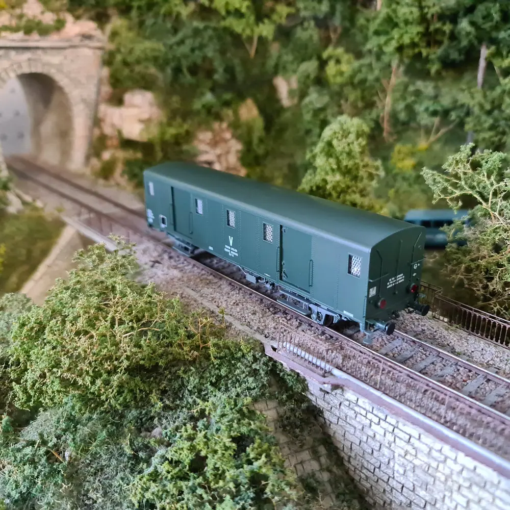 FOURGON OCEM 30 "V" avec feux - DCC - REE MODELES VB117S SNCF - HO 1/87 -EP IV/V - 5