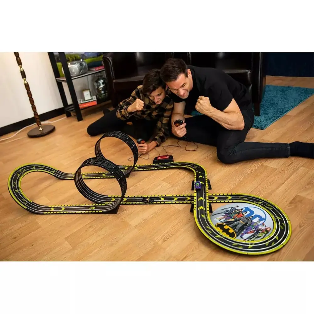 Coffret Batman vs Joker The Race For Gotham City - MICRO SCALEXTRIC G1177M - S 1/64 - Analogique - 2