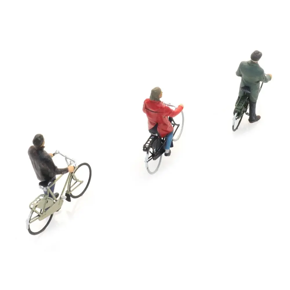 3 cyclistes qui attendent - Artitec 5870018 - HO 1/87 - 4