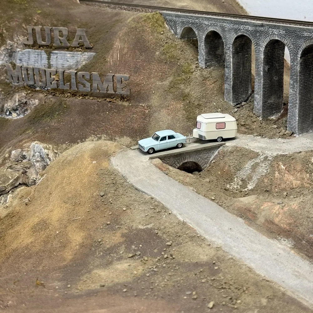 Coffret voiture Peugeot 204 avec caravane Eriba - Sai 6258 - HO 1/87 - 5