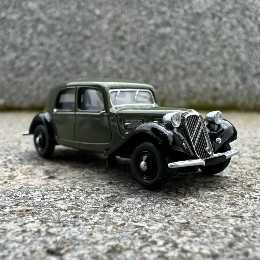 Voiture Citroën Traction 11A 1935 vert / noir - Sai 6165 - HO 1/87 - 2