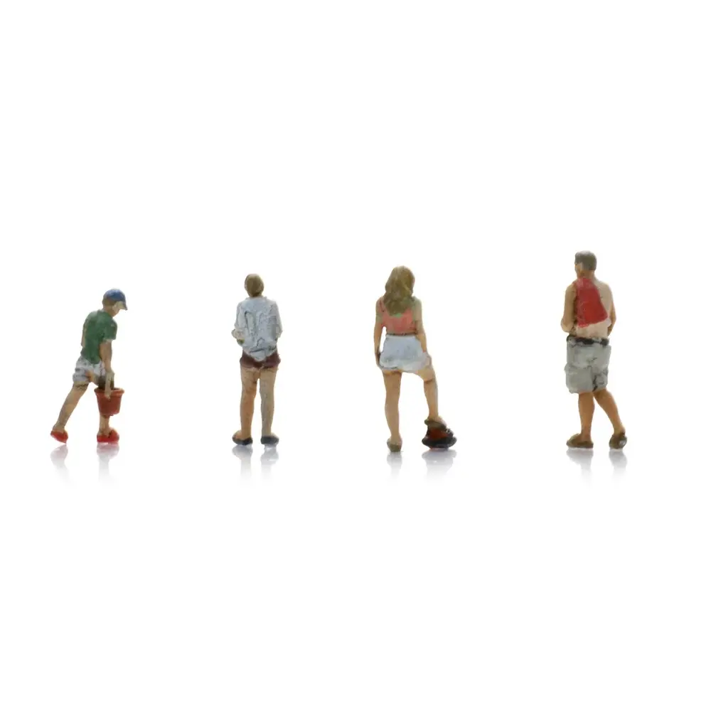 Lot de 4 personnages faisant la vaisselle - La vie en camping - ARTITEC 5160014 - N 1/160 - 2