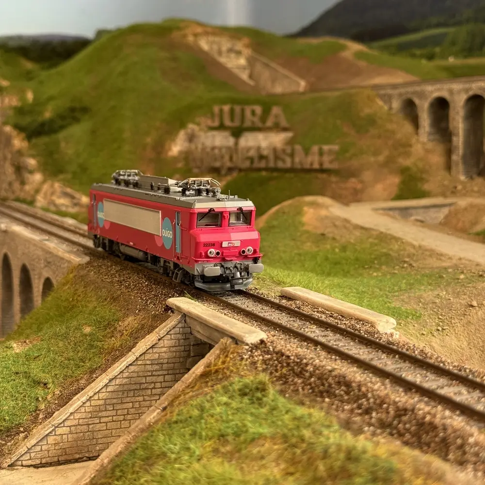 Locomotive électrique BB 22238 Ouigo - Roco 7500013 - SNCF - HO 1/87 - EP. VI - Analogique - 2R - 8