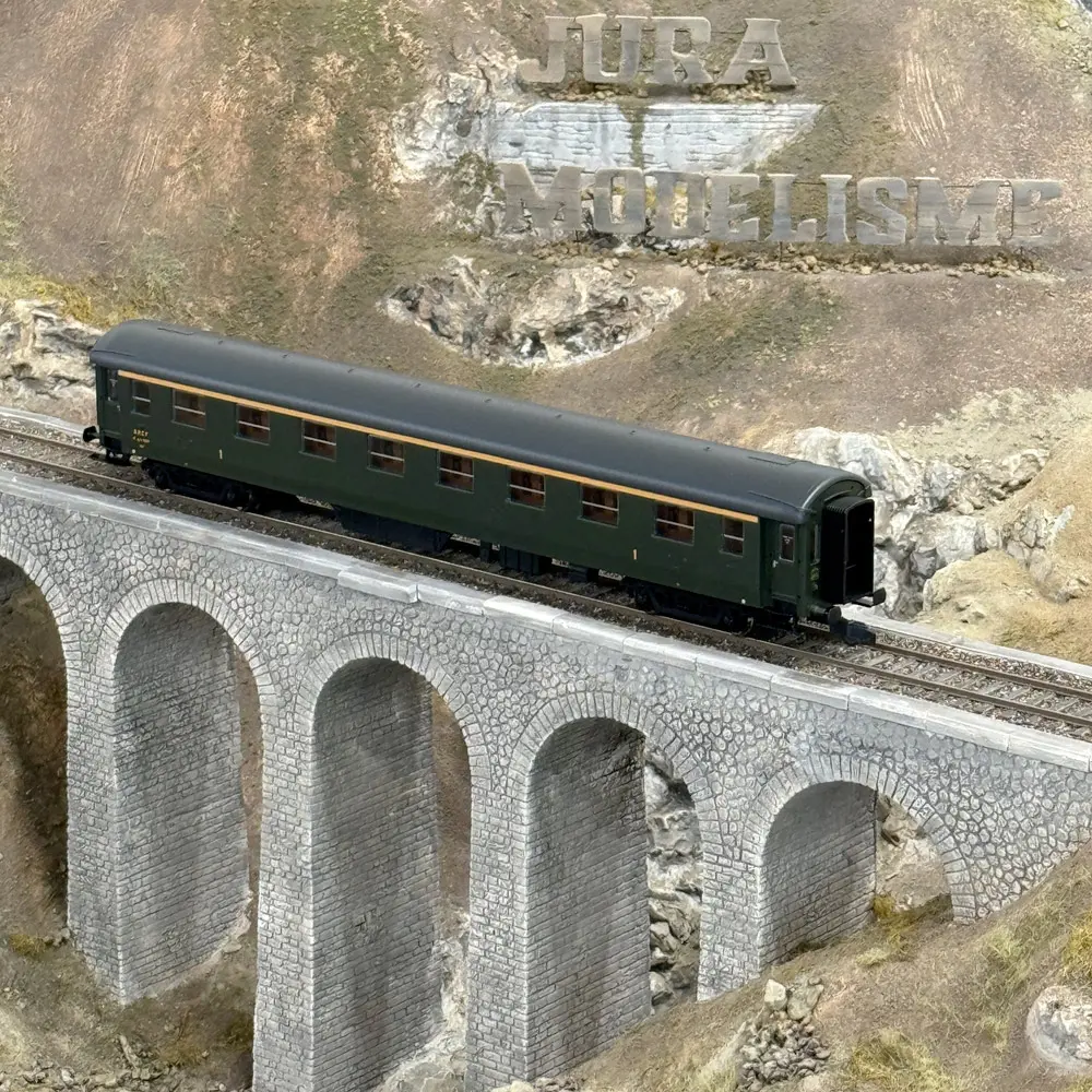 Voiture voyageurs - 1ère classe - Roco 6200004 - HO 1/87 - SNCF - 2R - 5