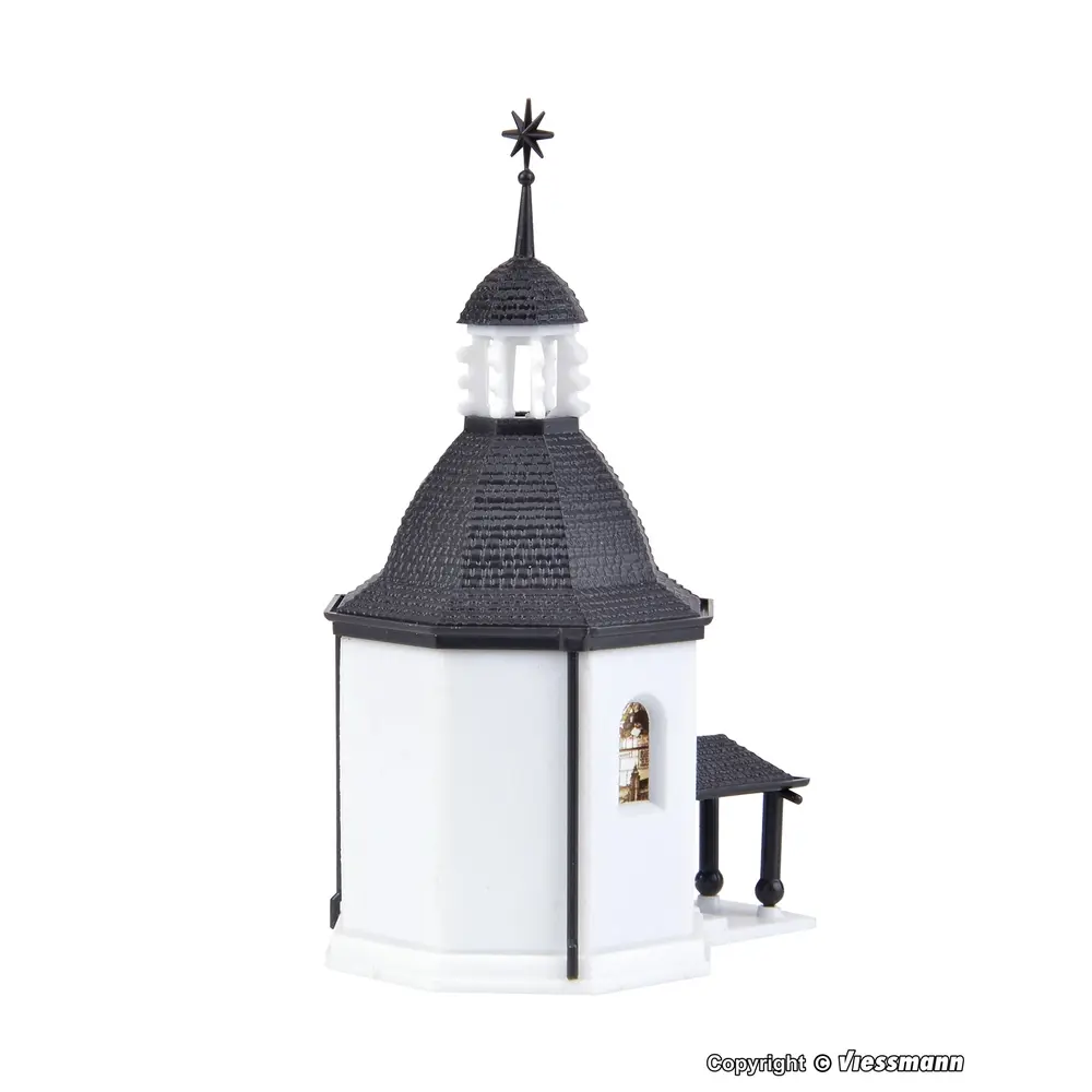 Chapelle commémorative Silent Night - Eclairage LED et neige artificielle - Vollmer 43570 - Z 1/220 - 2