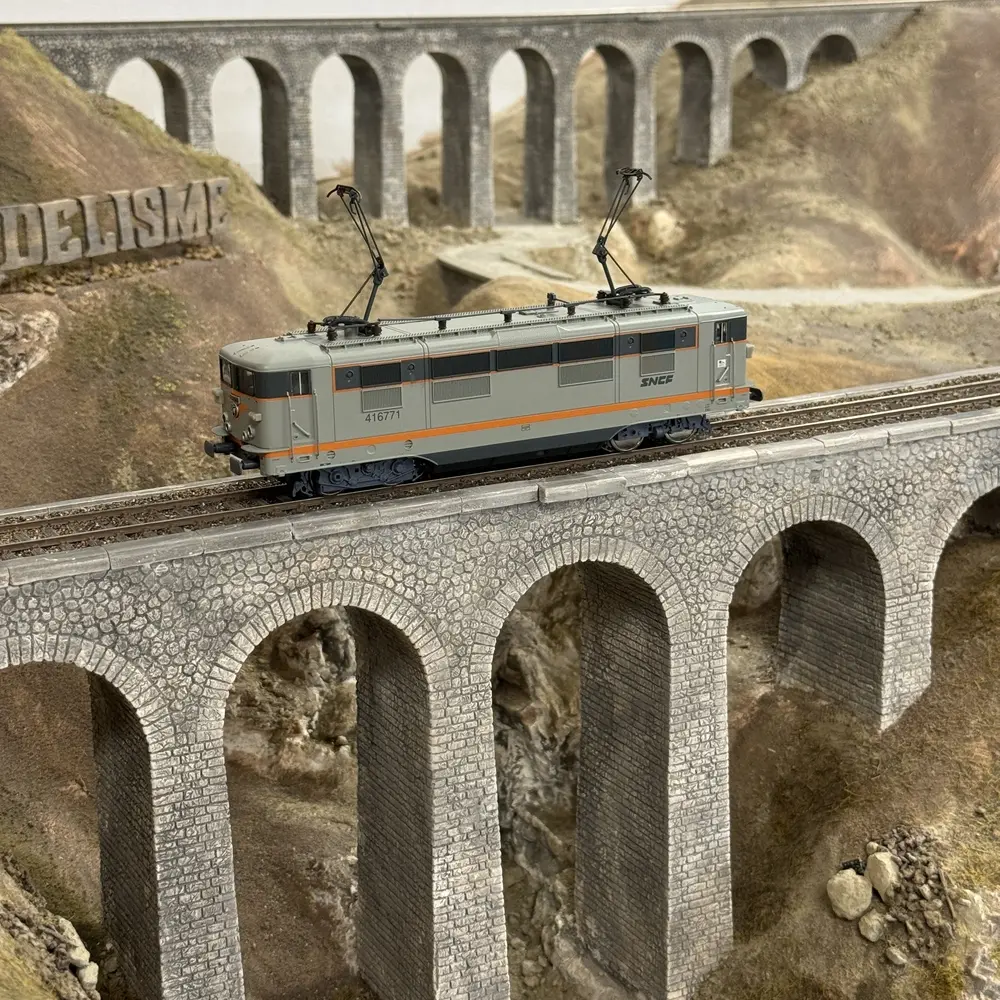 Locomotive électrique BB 416771 livrée béton - ViTrains 2222 - HO 1/87 - SNCF - Ep IV - Analogique - 2R - 7