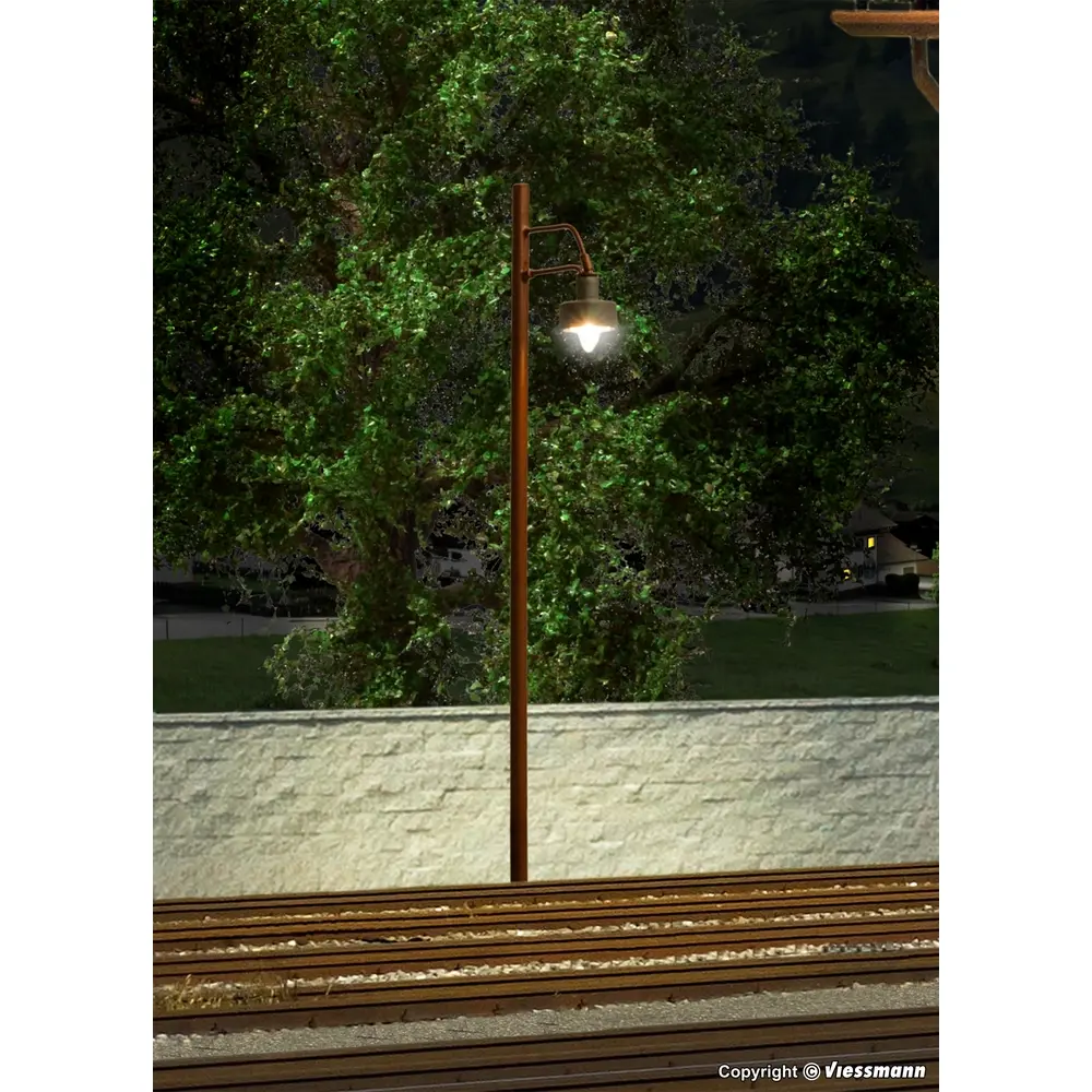 Lampadaire Wood - Viessmann 6065 - HO 1/87 - LED blanc chaud - 2