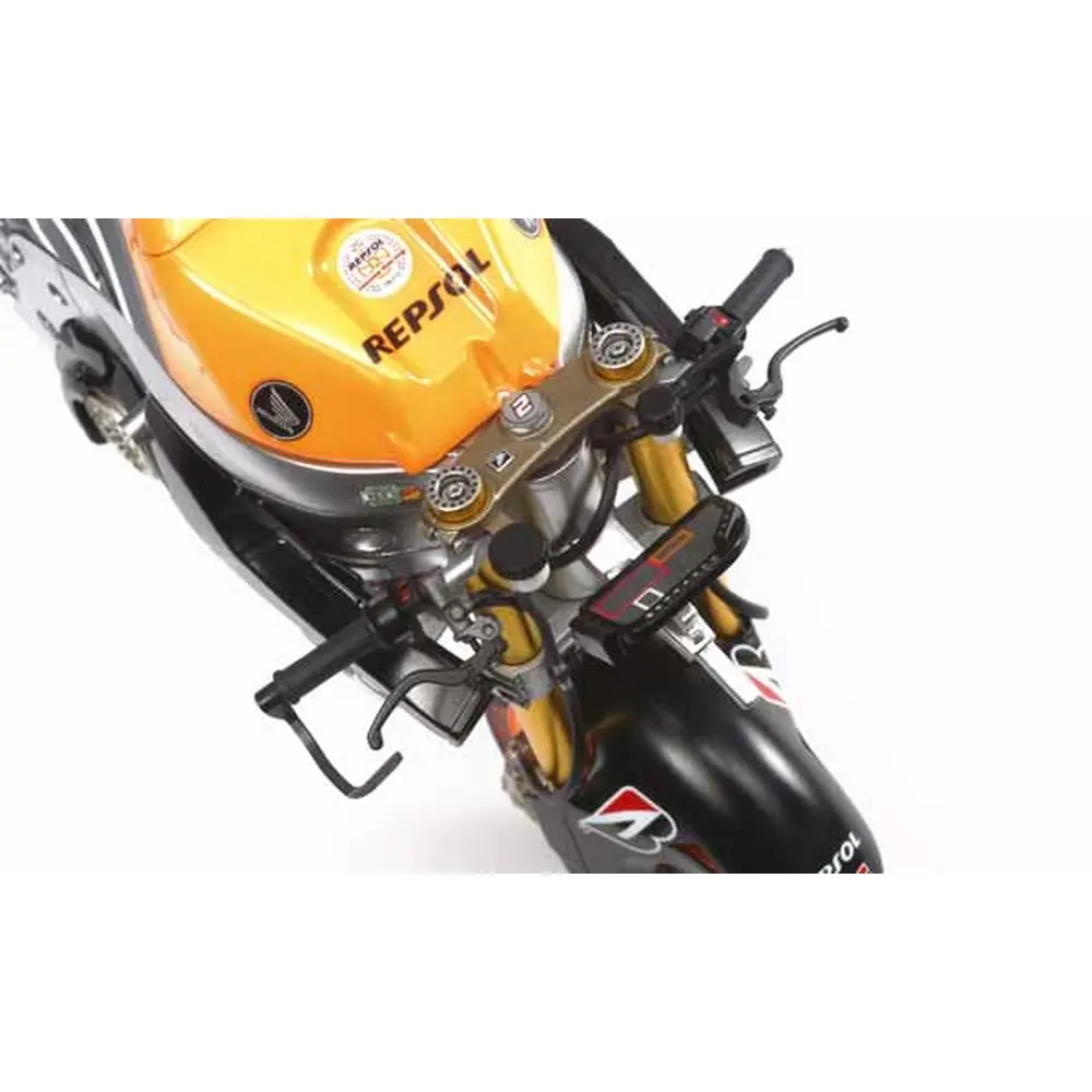 Moto Repsol Honda RC213V 2014 - Tamiya 14130 - 1/12 - 5