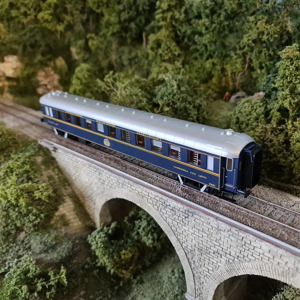 Voiture voyageur de type ub, livrée CIWL - ACME 51022 - HO 1/87e - 5