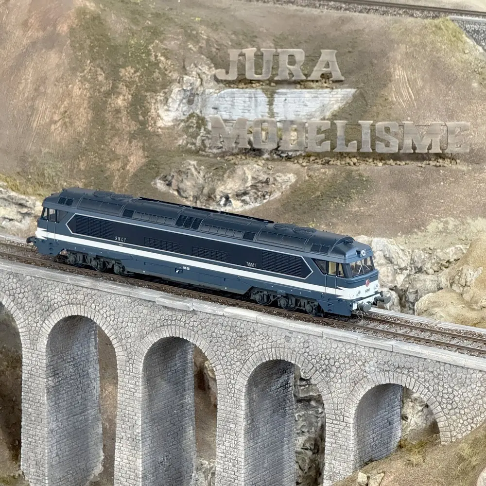 Locomotive diesel CC 70001 - Ree Modèles CC70001 - HO 1/87 - SNCF - Ep III - Analogique - 2R - 7