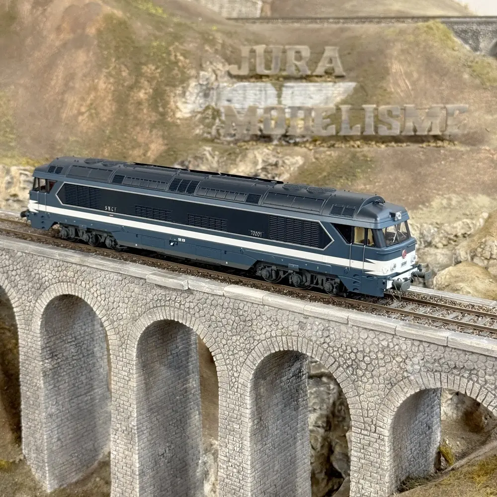 Locomotive diesel CC 70001 - Ree Modèles CC70001S - HO 1/87 - SNCF - Ep III - Digital sound fumigène - 2R - 11