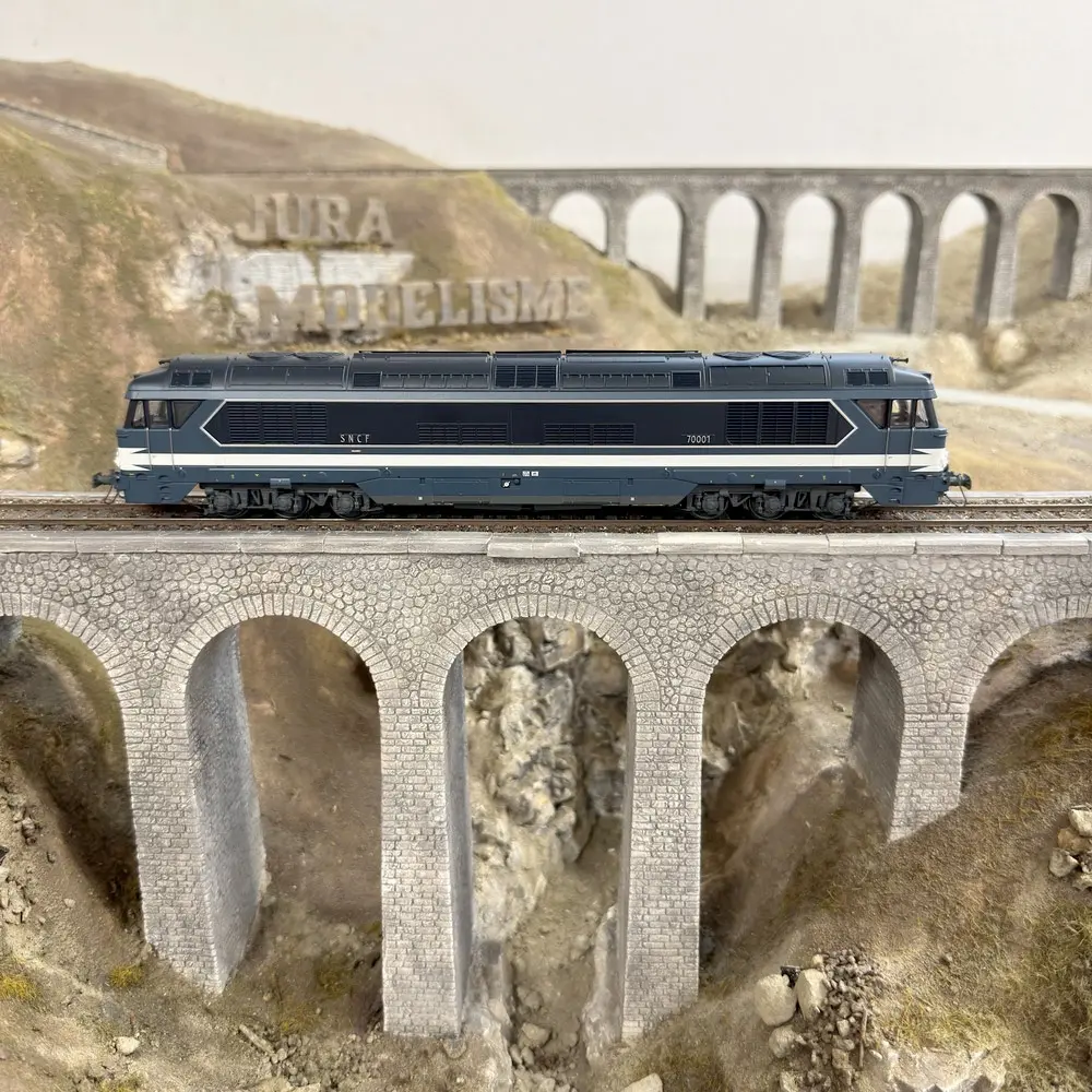 Locomotive diesel CC 70001 - Ree Modèles CC70001S - HO 1/87 - SNCF - Ep III - Digital sound fumigène - 2R - 12