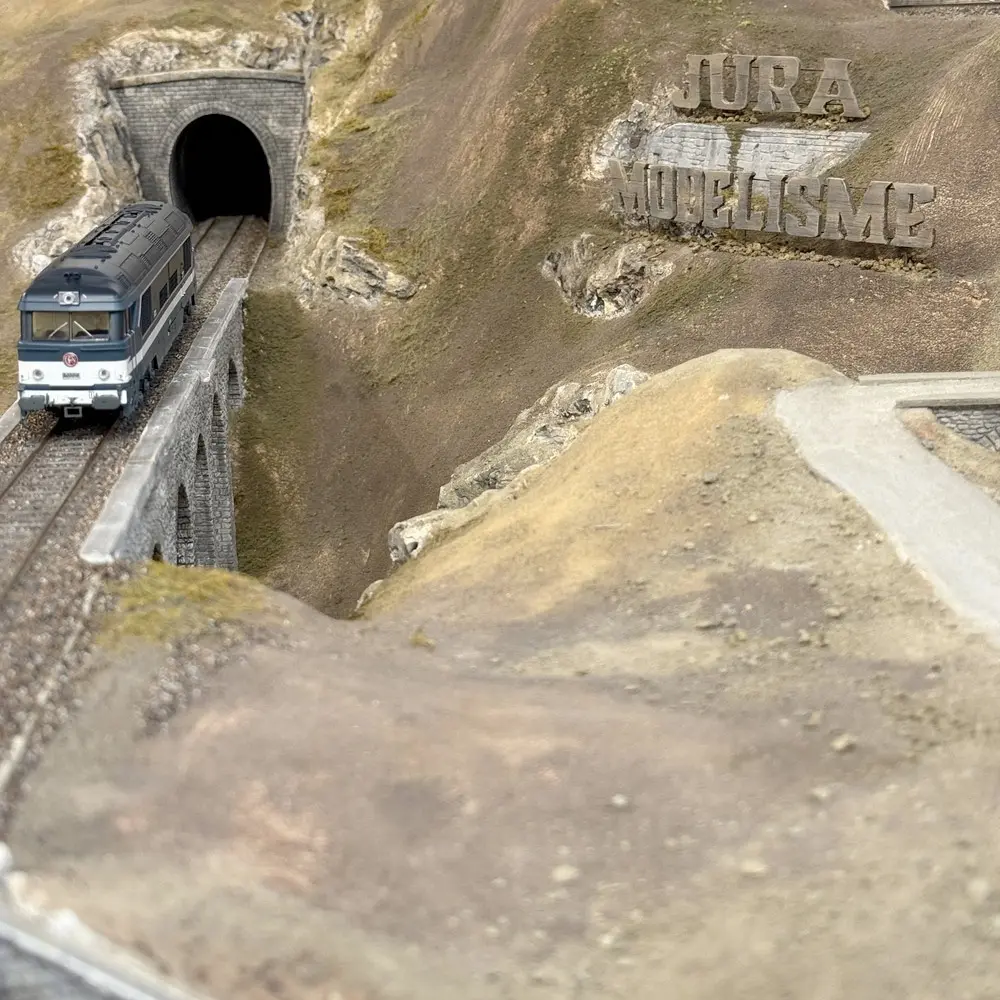 Locomotive diesel CC 70001 - Ree Modèles CC70001S - HO 1/87 - SNCF - Ep III - Digital sound fumigène - 2R - 10