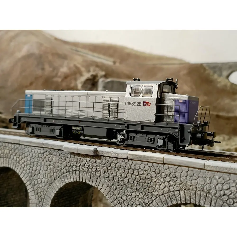 Locomotive diesel BB 63928 "en voyage" - R37 HO41113DS - HO 1/87 - SNCF - Ep VI - Digital sound - 2R - 5