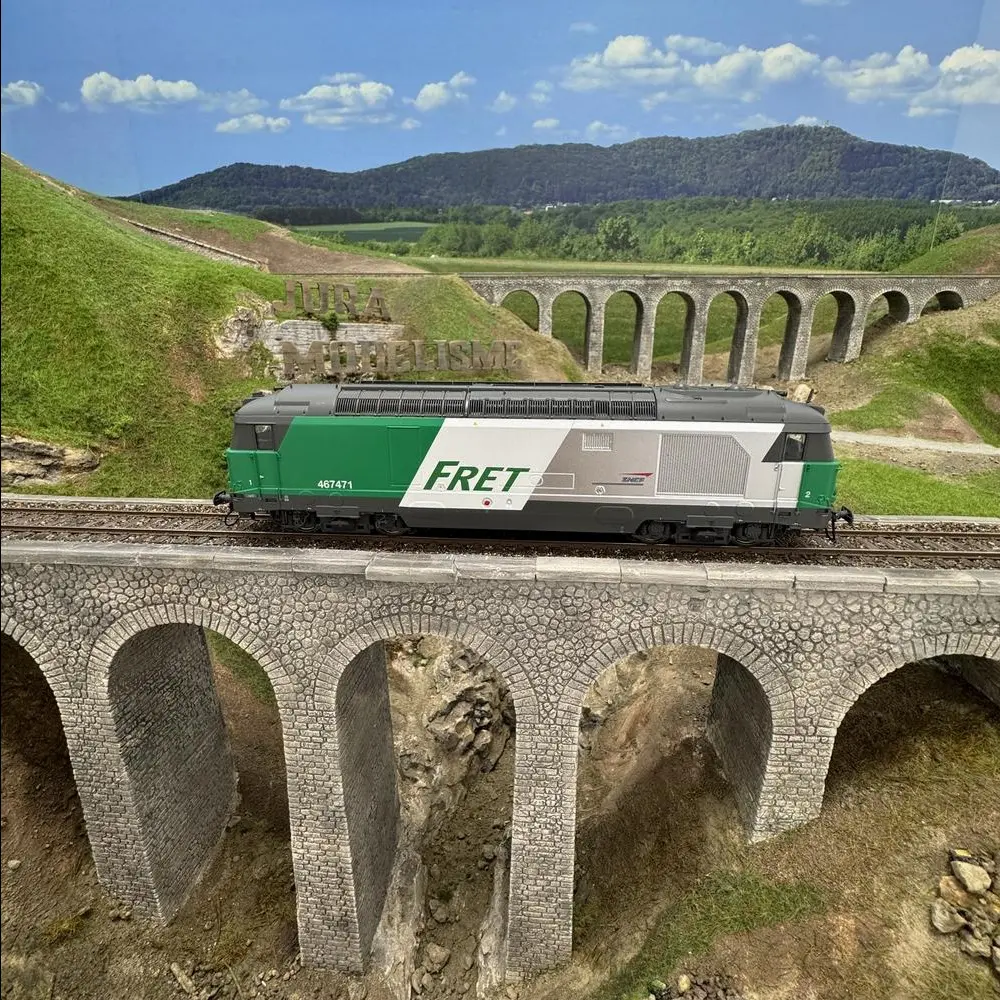 Locomotive diesel BB 67471 Fret - Ree Modèles MB241S - HO 1/87 - SNCF - Ep V - Digital sound fumigène - 2R - 5