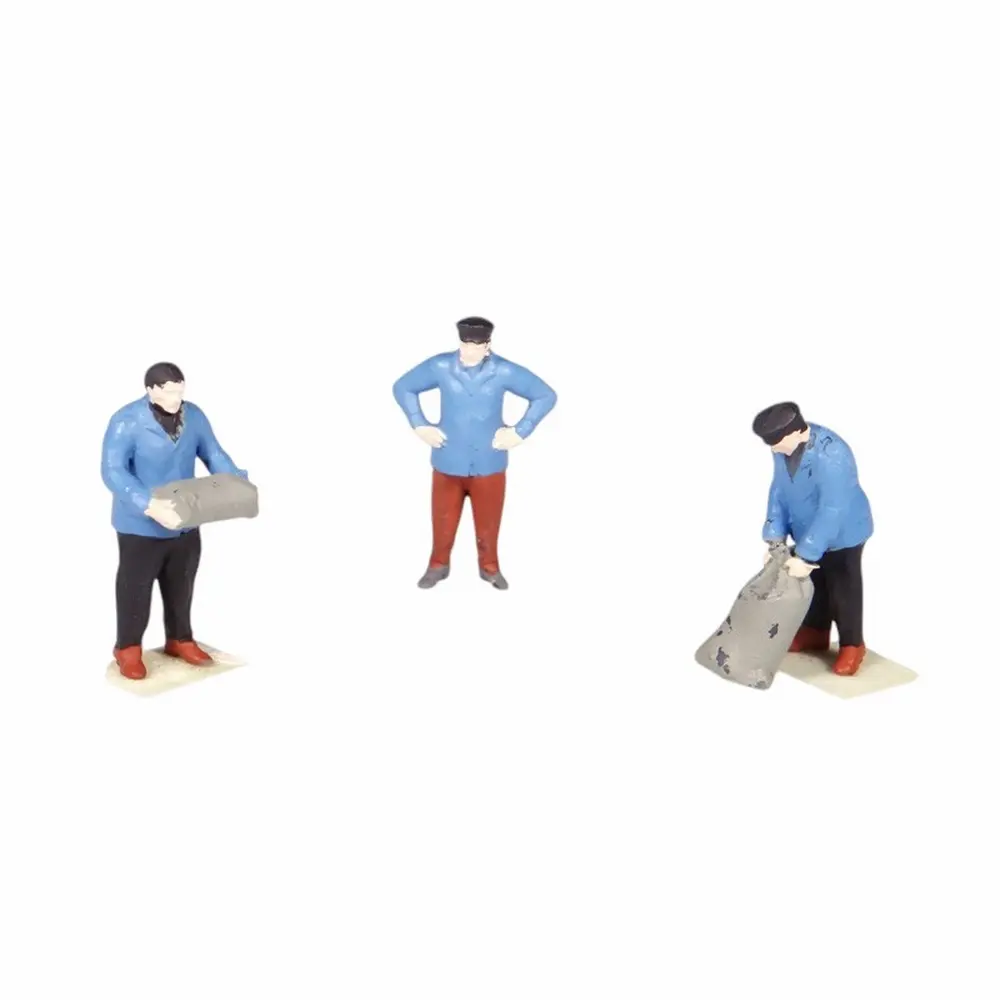 3 Postiers chargeant/déchargeant des sacs postaux - Régions et compagnies GAR056 - HO 1/87