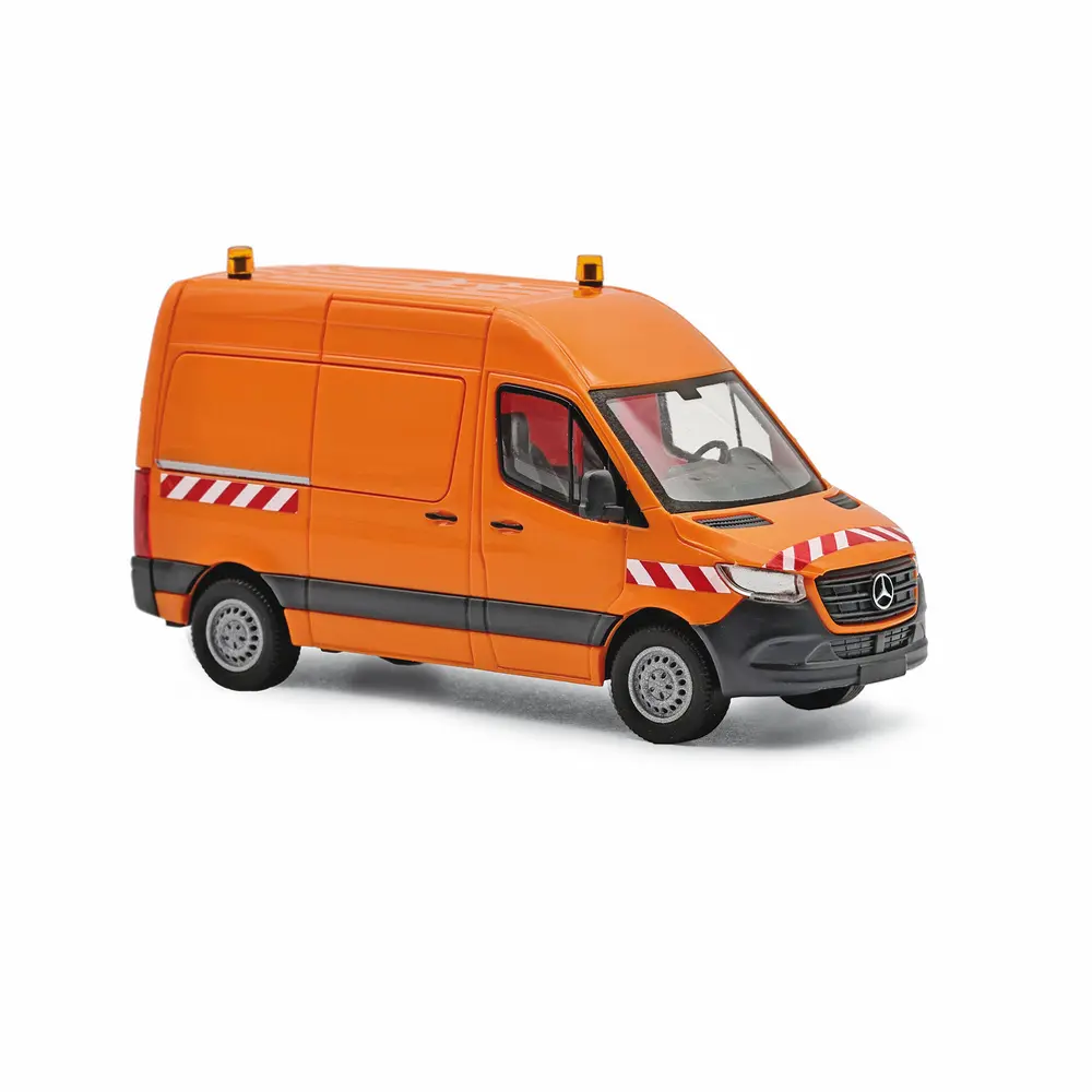 Mercedes-Benz Sprinter à empattement court et toit surélevé, orange - Busch 54008 - HO 1/87