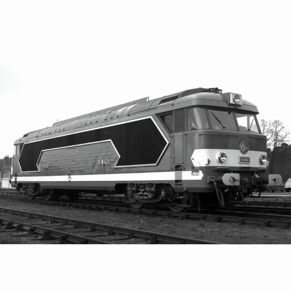 Locomotive diesel BB 69001, dépôt de Chalindrey - Ree Modèles BB69001IIIS - HO 1/87 - SNCF - Ep III - Digital sound fumigène - 2R
