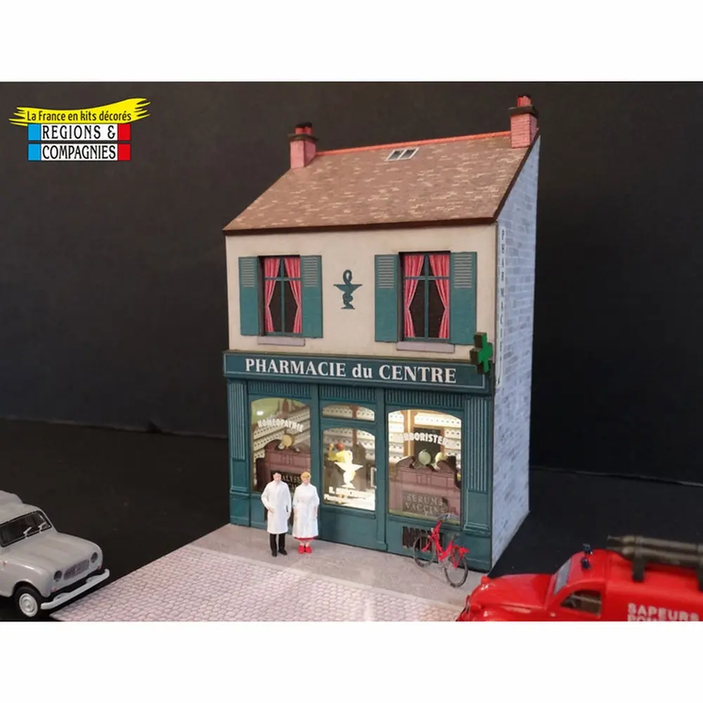 Mini-façade avec pharmacie + couple de pharmaciens - Régions et compagnies FAC039 - HO 1/87
