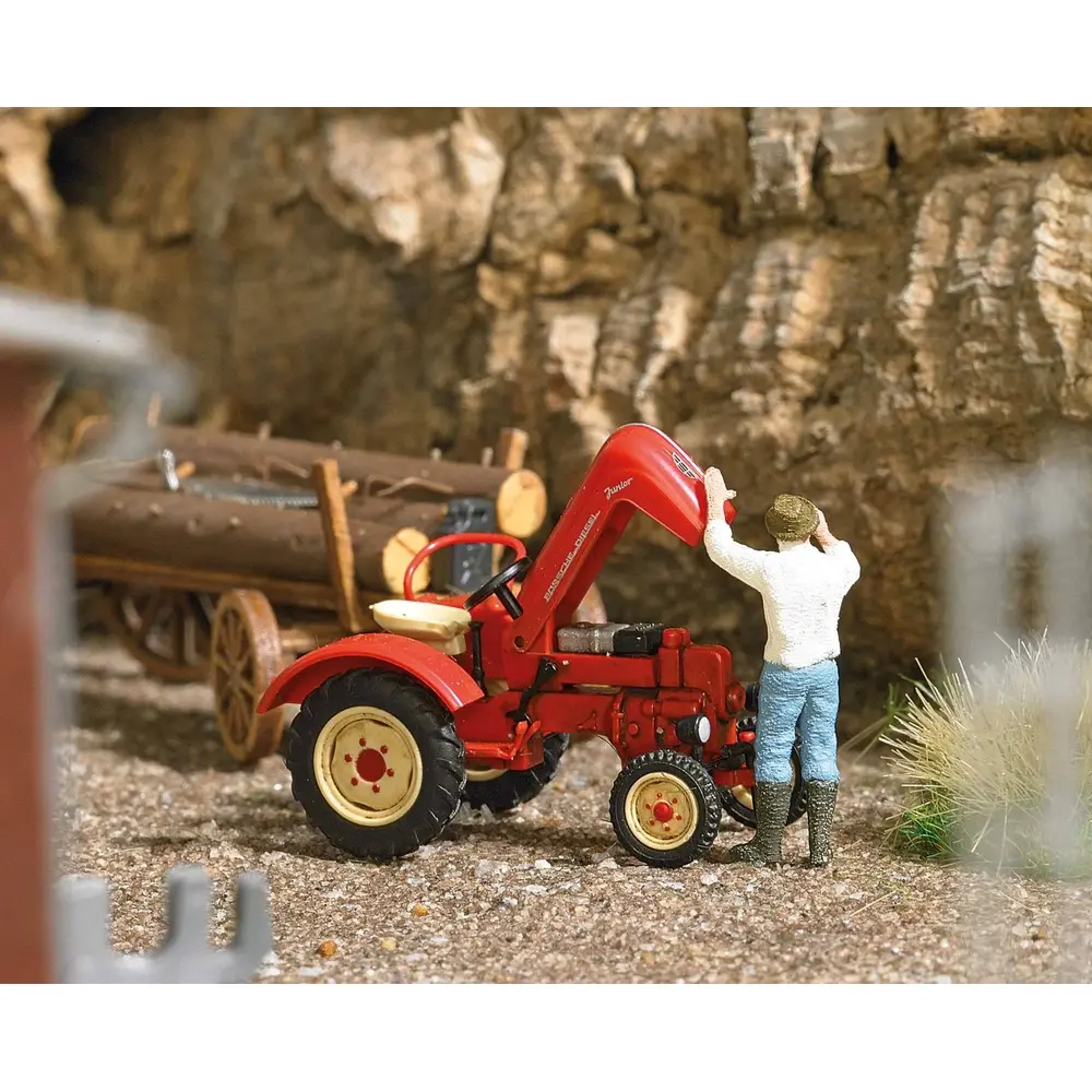 Tracteur Porsche avec Capot Moteur Levé et Mécanicien - Busch 7882 - HO : 1/87