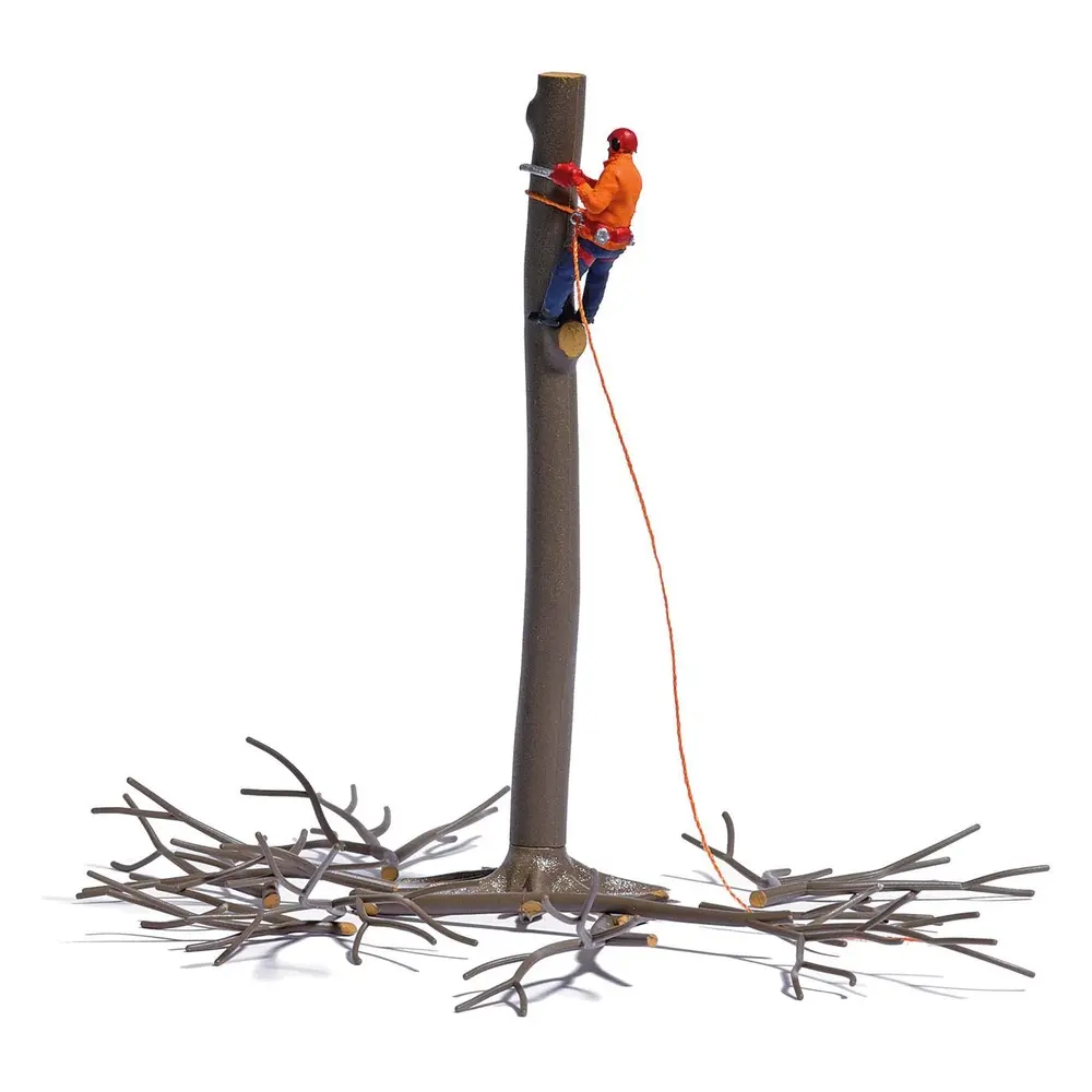 Scénette "déblayage d'arbre" avec personnage Busch 7972 - HO 1/87