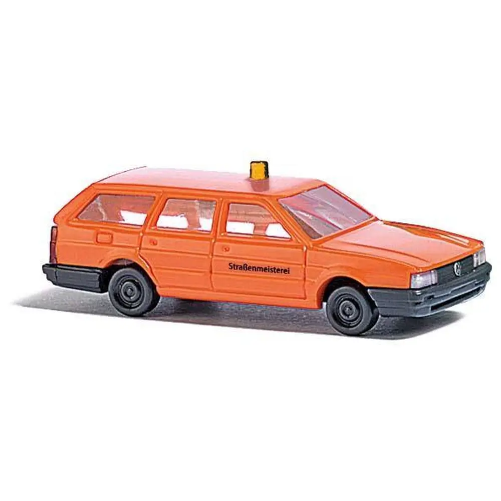 Véhicule de travaux Volkswagen Passat livrée orange Busch 8425 - N 1/160