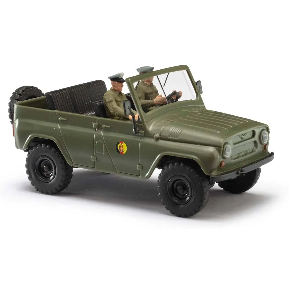 Voiture militaire UAZ 469 avec chauffeur NVA BUSCH 52113- HO 1/87