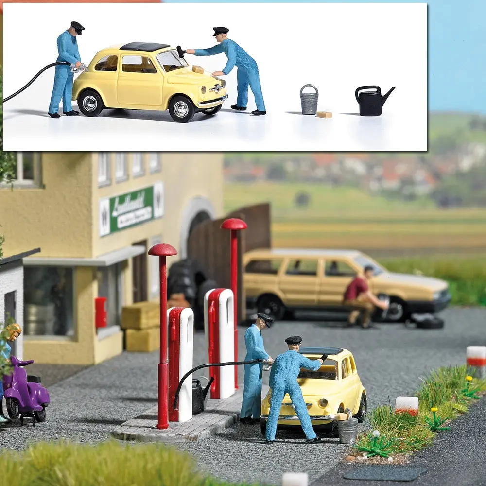 Lot avec 2 pompistes, fiat 500 jaune et des accessoires BUSCH 7820 - HO : 1/87