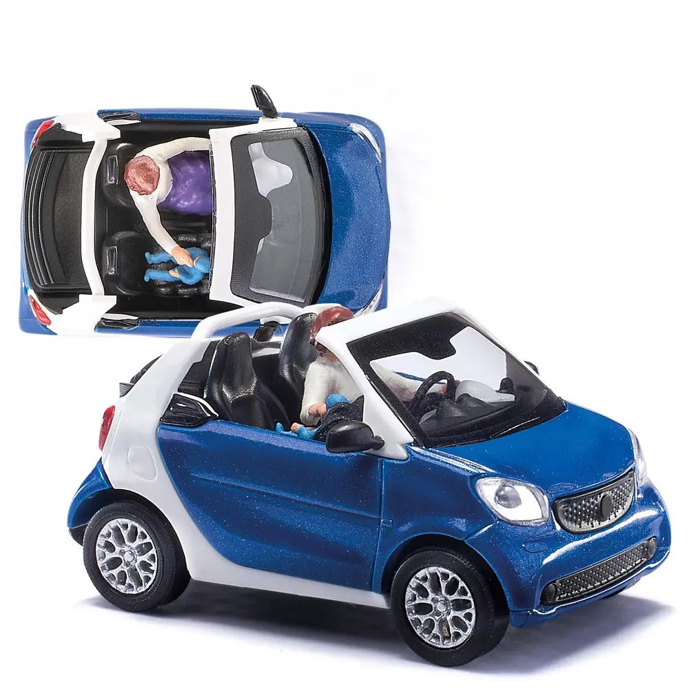 Véhicule Smart For2 Cabriolet avec personnages - BUSCH 50779 - HO 1/87