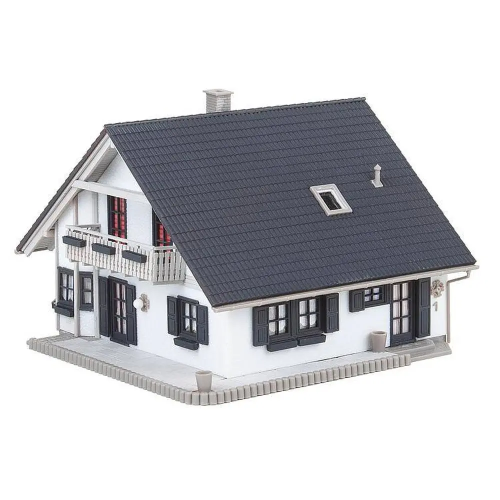 Maison individuelle rénovée crépis blanc et toit anthracite HO 1/87