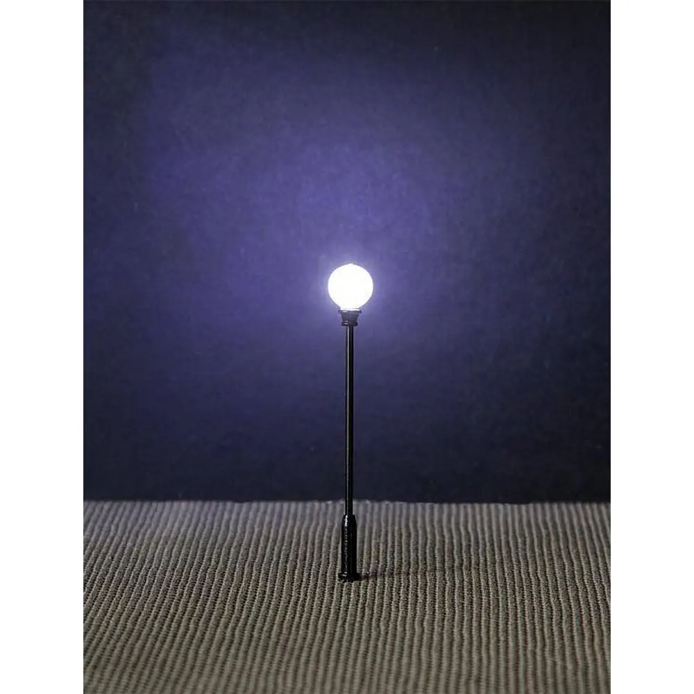 Set de 3 réverbères de rue avec LED - HO 1/87 - Faller 180104