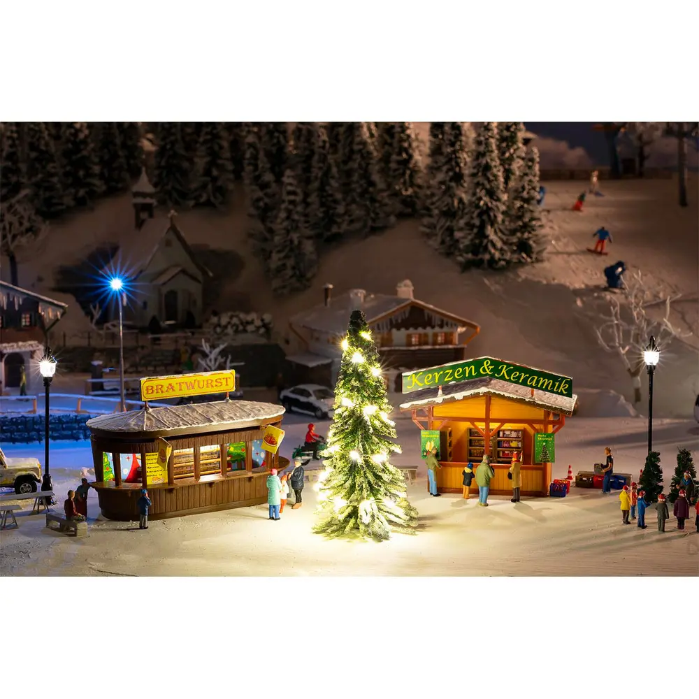 2 Stands de Marché de Noël avec Sapins de Noël illuminés - Faller 134002 - HO 1/87