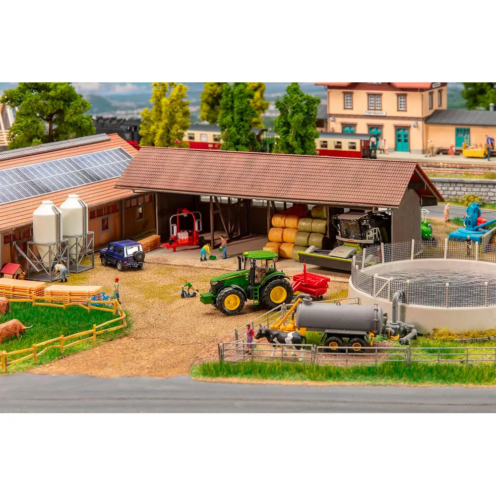 Abri matériel, fosse à lisier et silos à aliments - Faller 130584 - HO 1/87 - EP IV