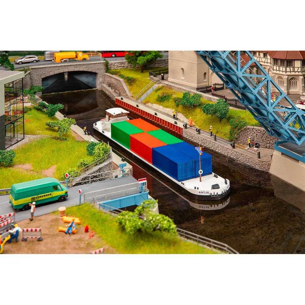 Cargo fluvial avec conteneurs - Faller 131013 - HO 1/87