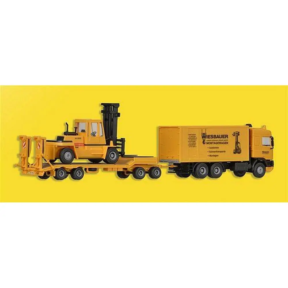 DAF camion avec remorque surbaissée et élevateur