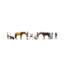 Lot 6 personnages, 2 chevaux & accessoires "Travail à l'écurie" - NOCH 15634 - HO 1/87