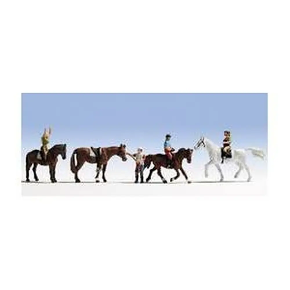 4 cavaliers et 4 chevaux