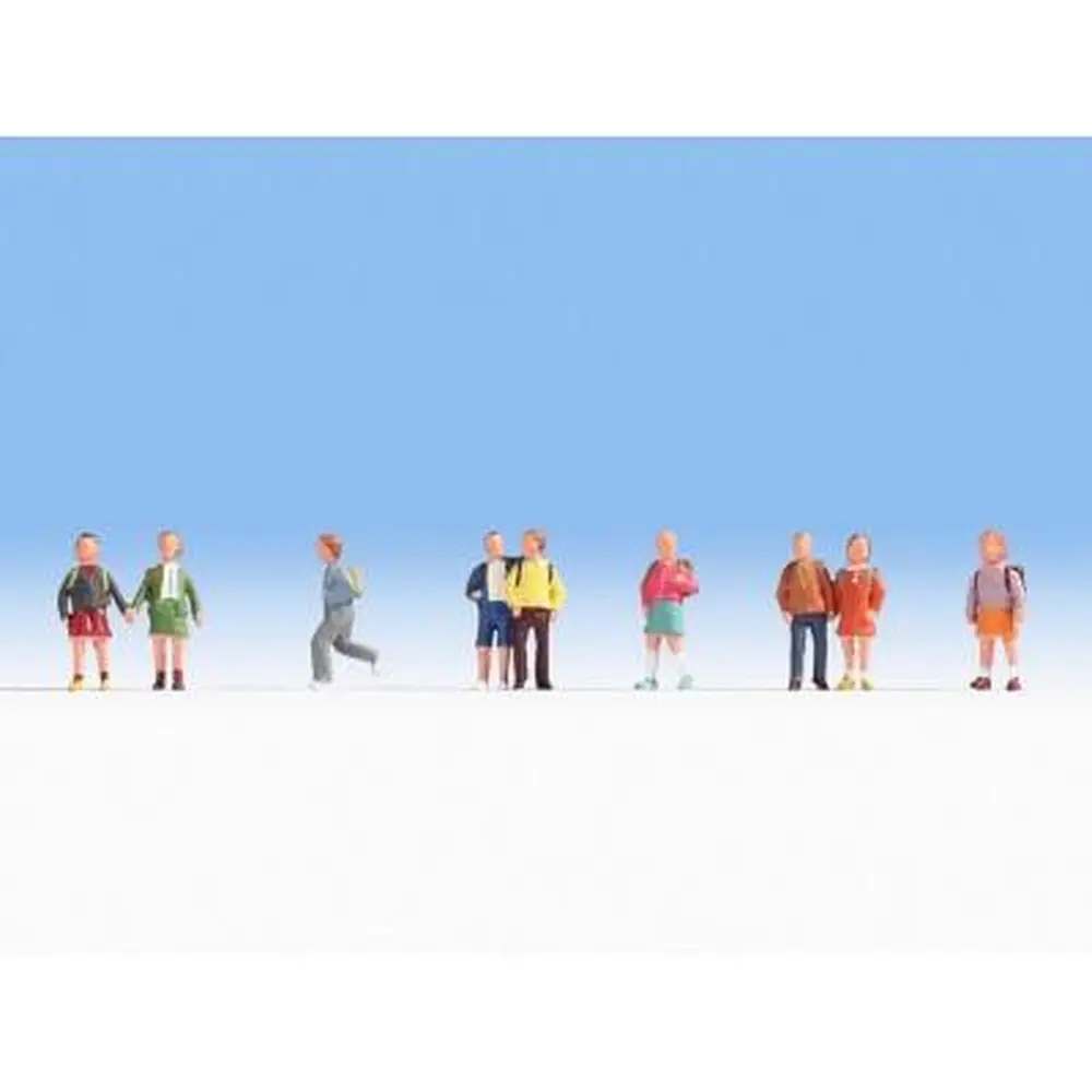 9 Enfants avec cartable