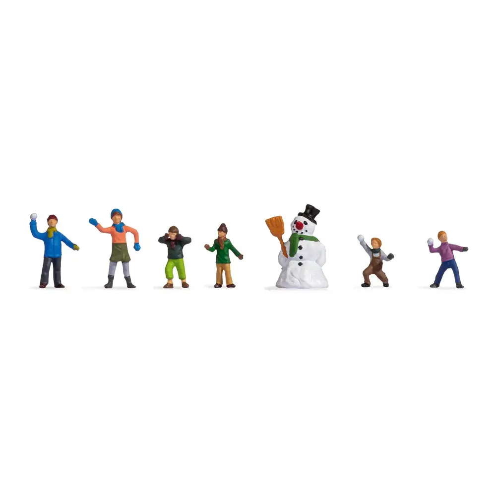 6 enfants jouant avec la neige + 1 bonhomme de neige - Noch 15821 - HO 1/87