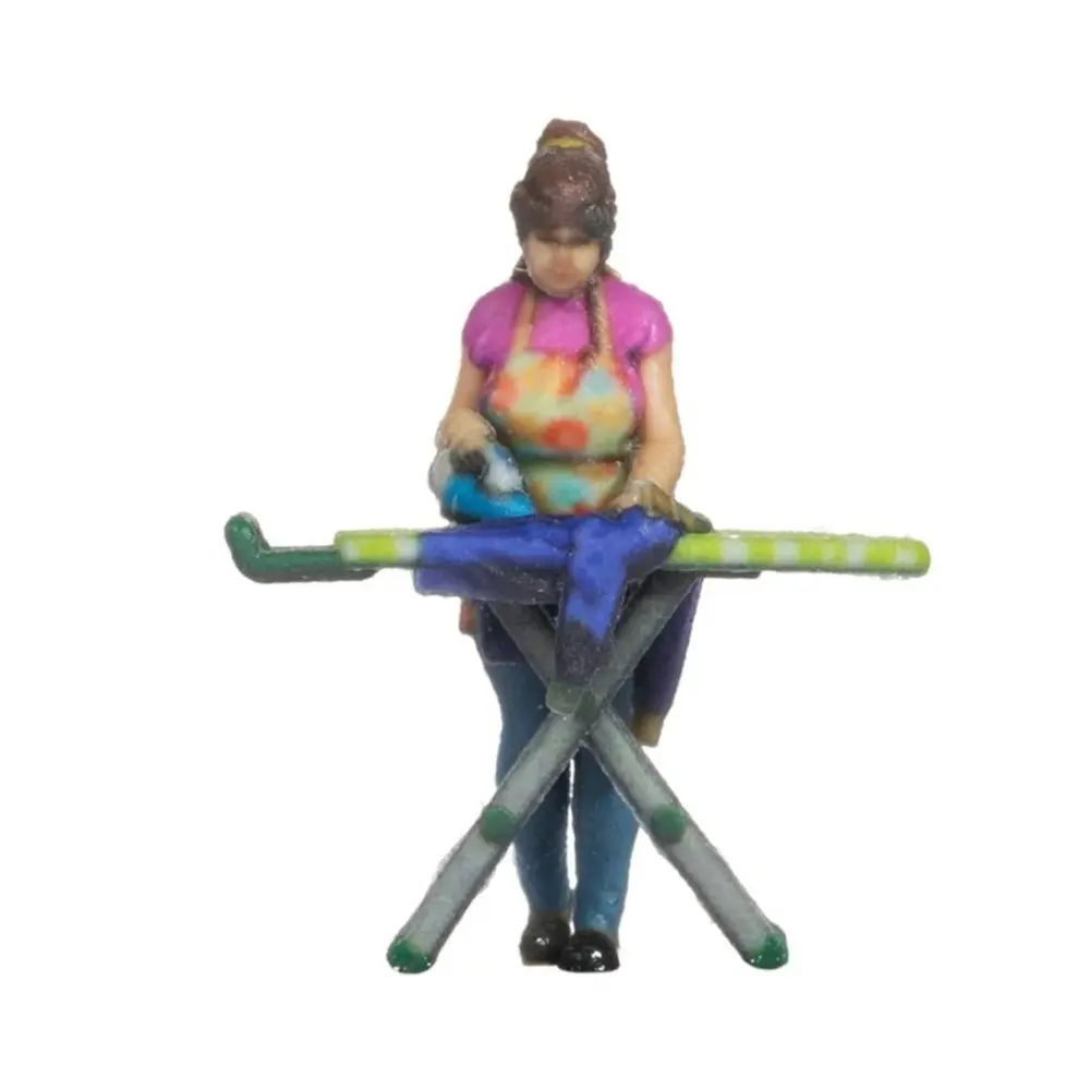 Femme repassant - Noch 10425 - 1/87 HO