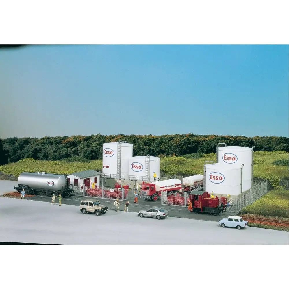 Parc de stockage "ESSO" - PIKO 61141 - HO 1/87 - 420x340x190 mm