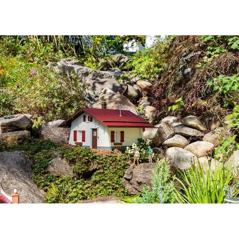 Chalet au crépi clair à assembler POLA G 967 - G : 1/22.5 - à la montagne