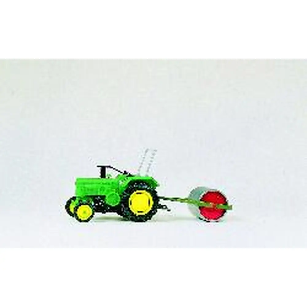 Tracteur agricole avec rouleau agricole