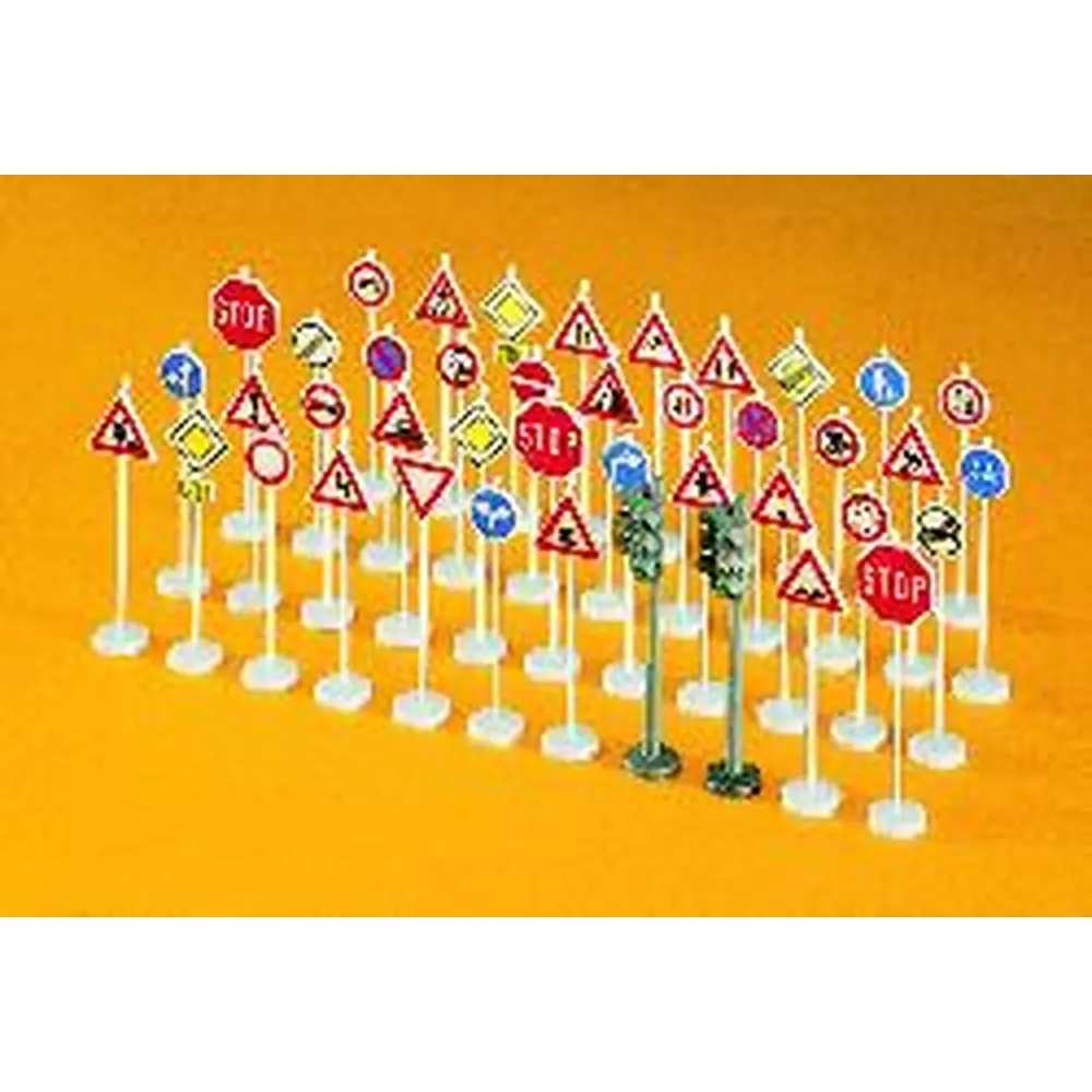 Panneaux routiers, 40 pièces