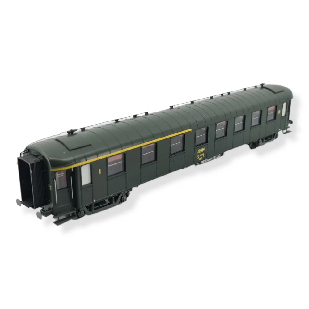Une voiture OCEM RA A3B5 ex-midi "Sud-Ouest" - REE MODELES VB388 - SNCF - HO 1/87