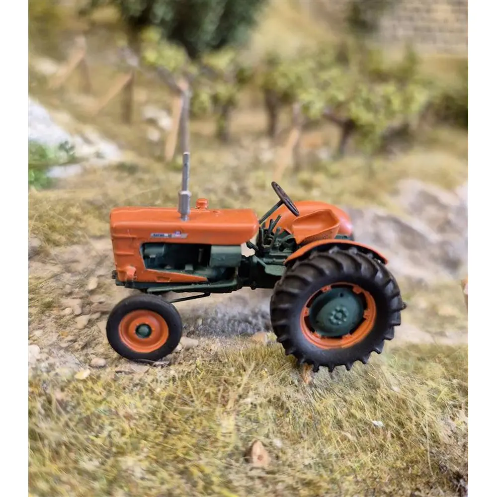 Tracteur SOMECA SUPER SOM40 Orange et Vert Roue 36' - Ree modèles BA010 - HO 1/87 - EP. III
