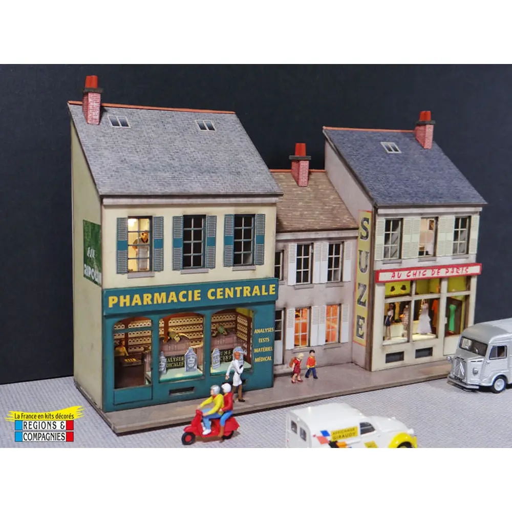 Façade Vitrines Pharmacie + Prêt-à-porter - Régions et Compagnies FAC021 - HO 1/87