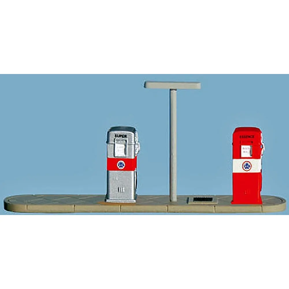 Ditributeurs d'essence AZUR avec volucompteur électrique des années 1950-1960 (modèle monté, peint et décoré)